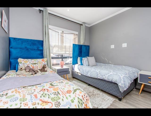 3 BEDROOM TOWNHOUSE FOR SALE IN BRYANSTON